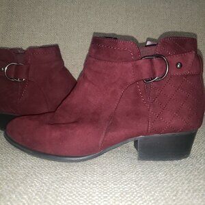 Umbria Burgundy Booties Sz 8.5  EXC Condition  Nearly New